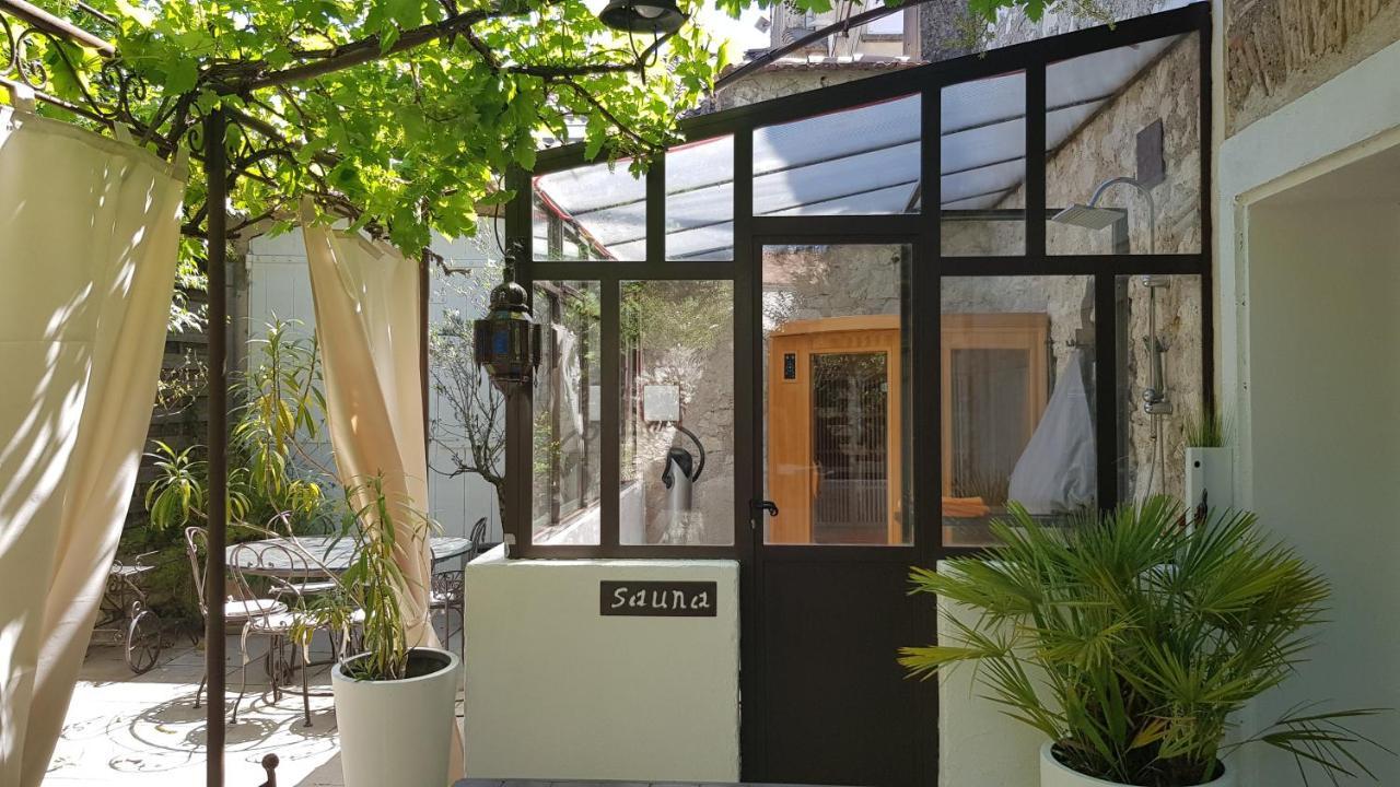 La Demeure Du Pressoir Bed & Breakfast Cuxac-d'Aude Exterior photo