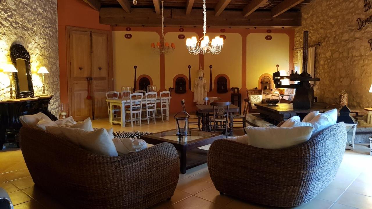 La Demeure Du Pressoir Bed & Breakfast Cuxac-d'Aude Exterior photo