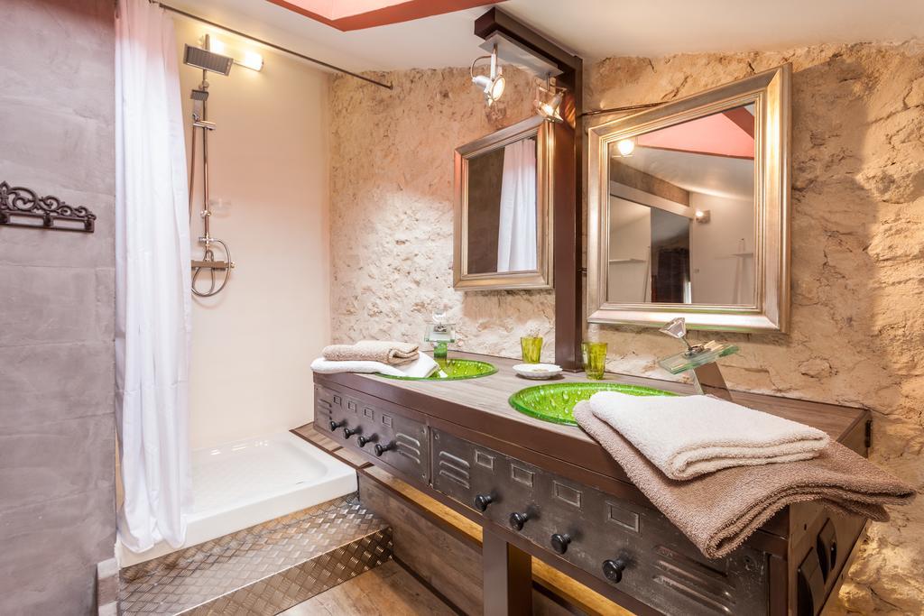 La Demeure Du Pressoir Bed & Breakfast Cuxac-d'Aude Exterior photo